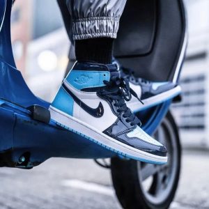 Air Jordan 1 high blue chill  Shoes